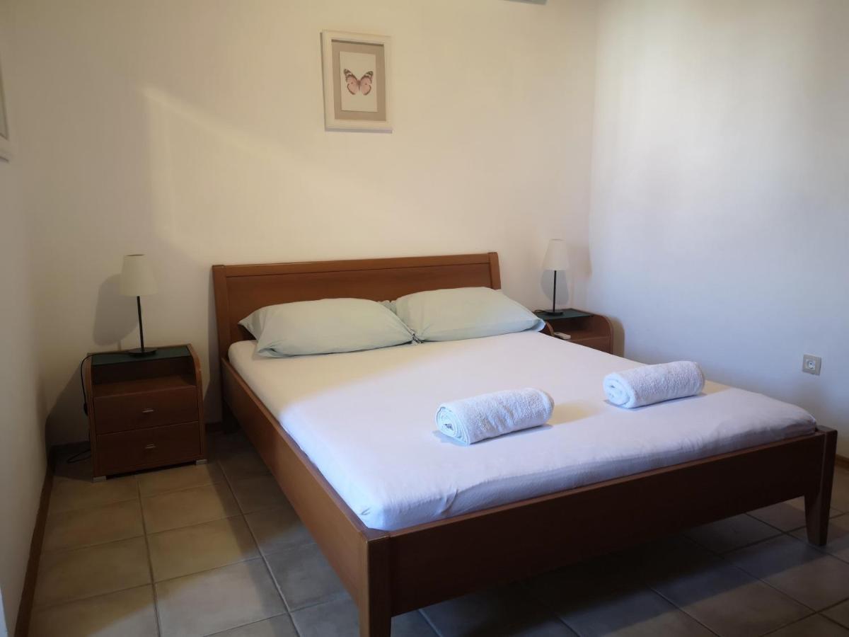 Apartments Tri Palme Baska Voda Bagian luar foto