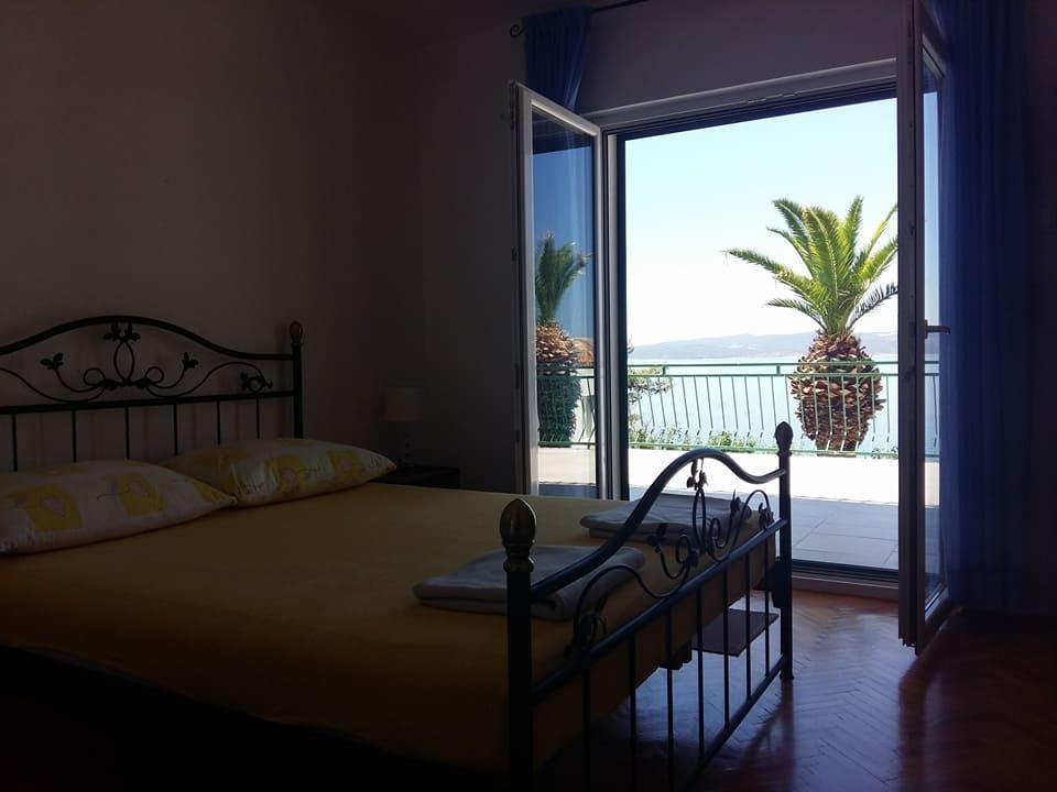 Apartments Tri Palme Baska Voda Bagian luar foto